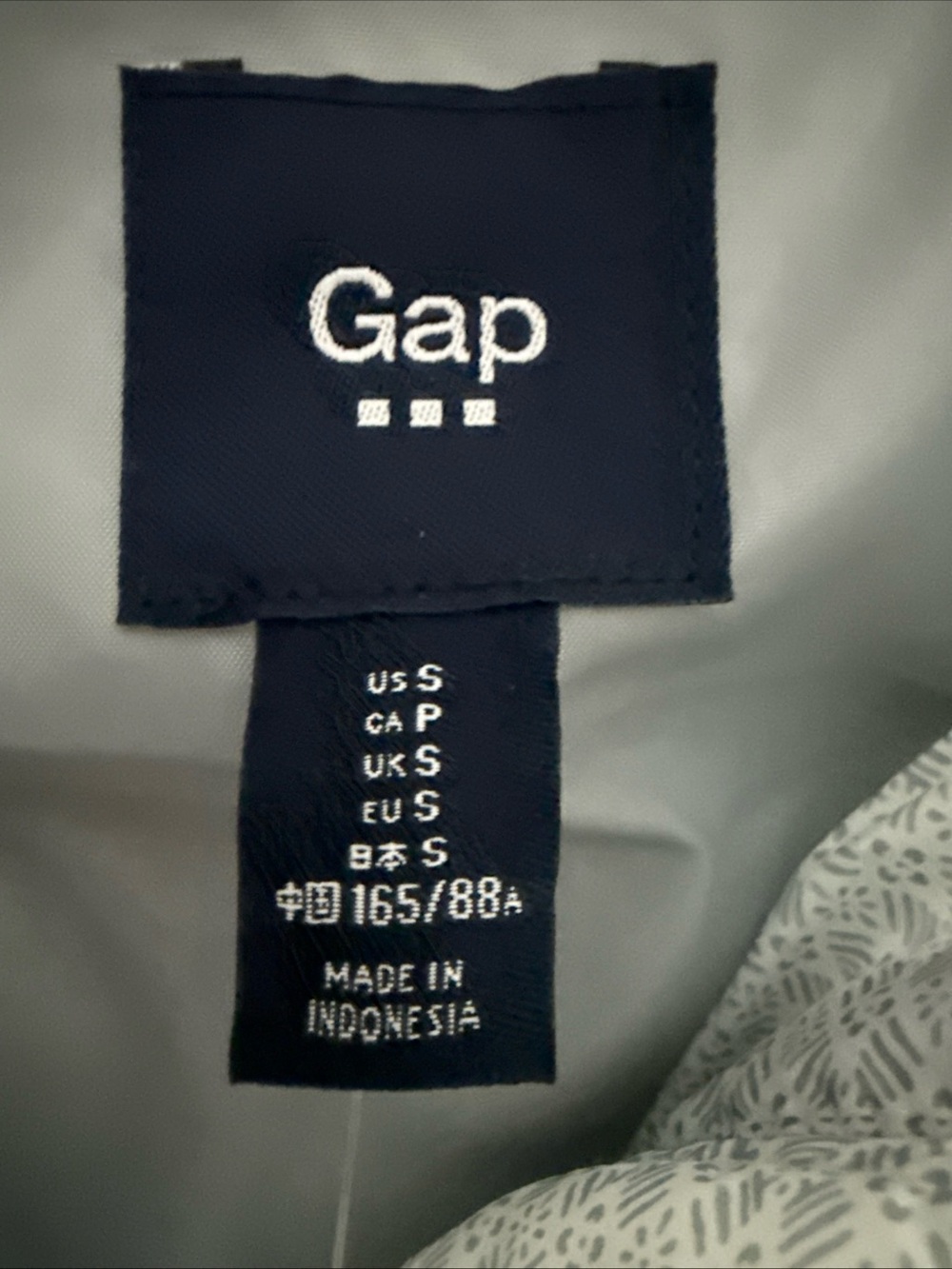 NWT GAP Puffer Vest Women’s S Small Blue Grey Print - Picture 4 of 15